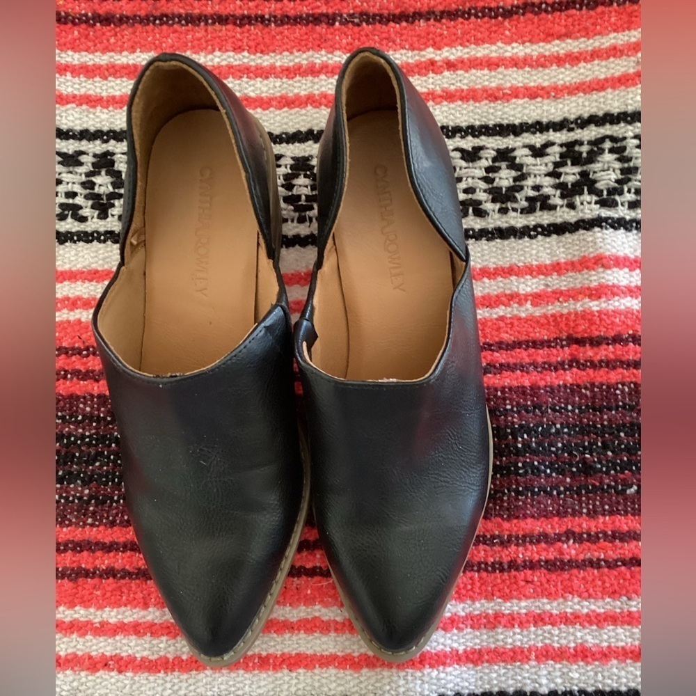Cynthia Rowley Women's Slip On Black Leather Shoes 8
